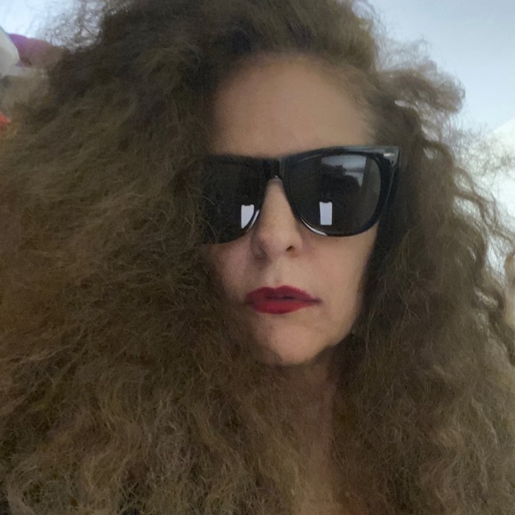 Meet your Posher, Phyllis - Picture 2 of 2